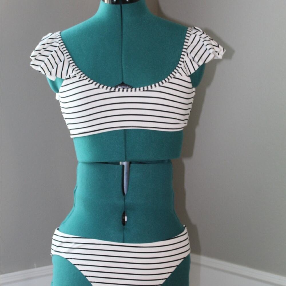 Vince Camuto Striped Bikini Set | Flutter Sleeve | On/Off Shoulder | Women’s L